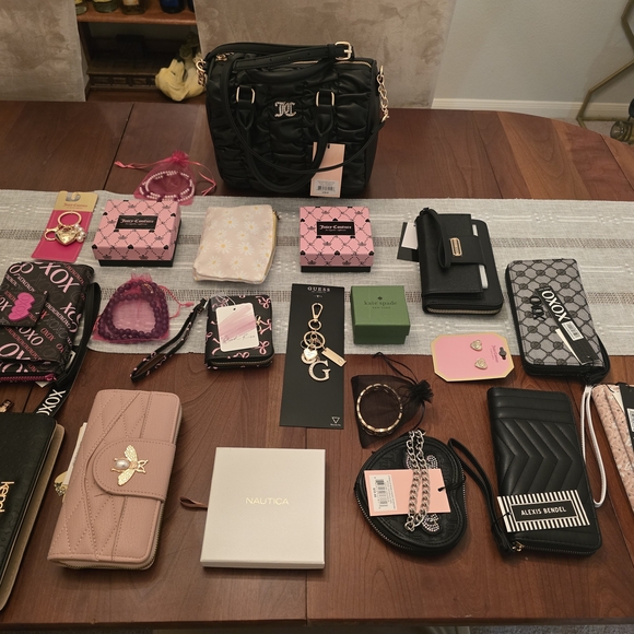 October Birthday Bag Game!! Pick a Number, Every Bag a Winner! One Grand Prize!! - Picture 13 of 16